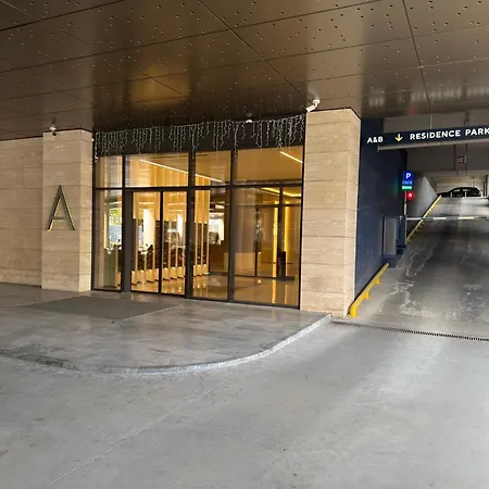 Luxury 52 - Diamond Residences